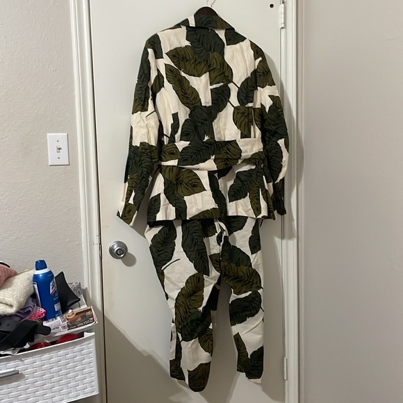 NWT Eloquii Meghan’s White Leaf Suit Set On The View Size 24 - Picture 4 of 12